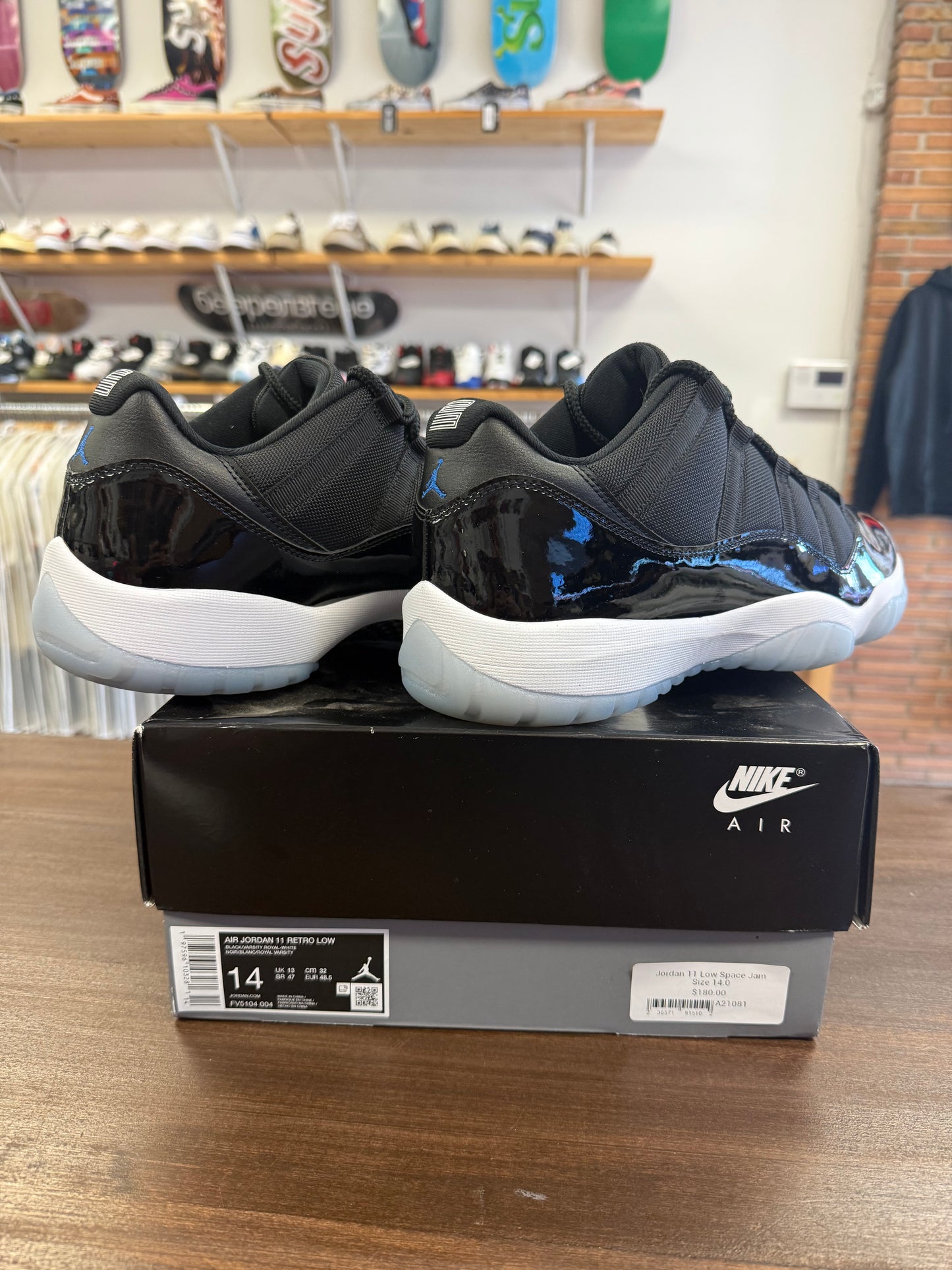 Jordan 11 Low Space Jam