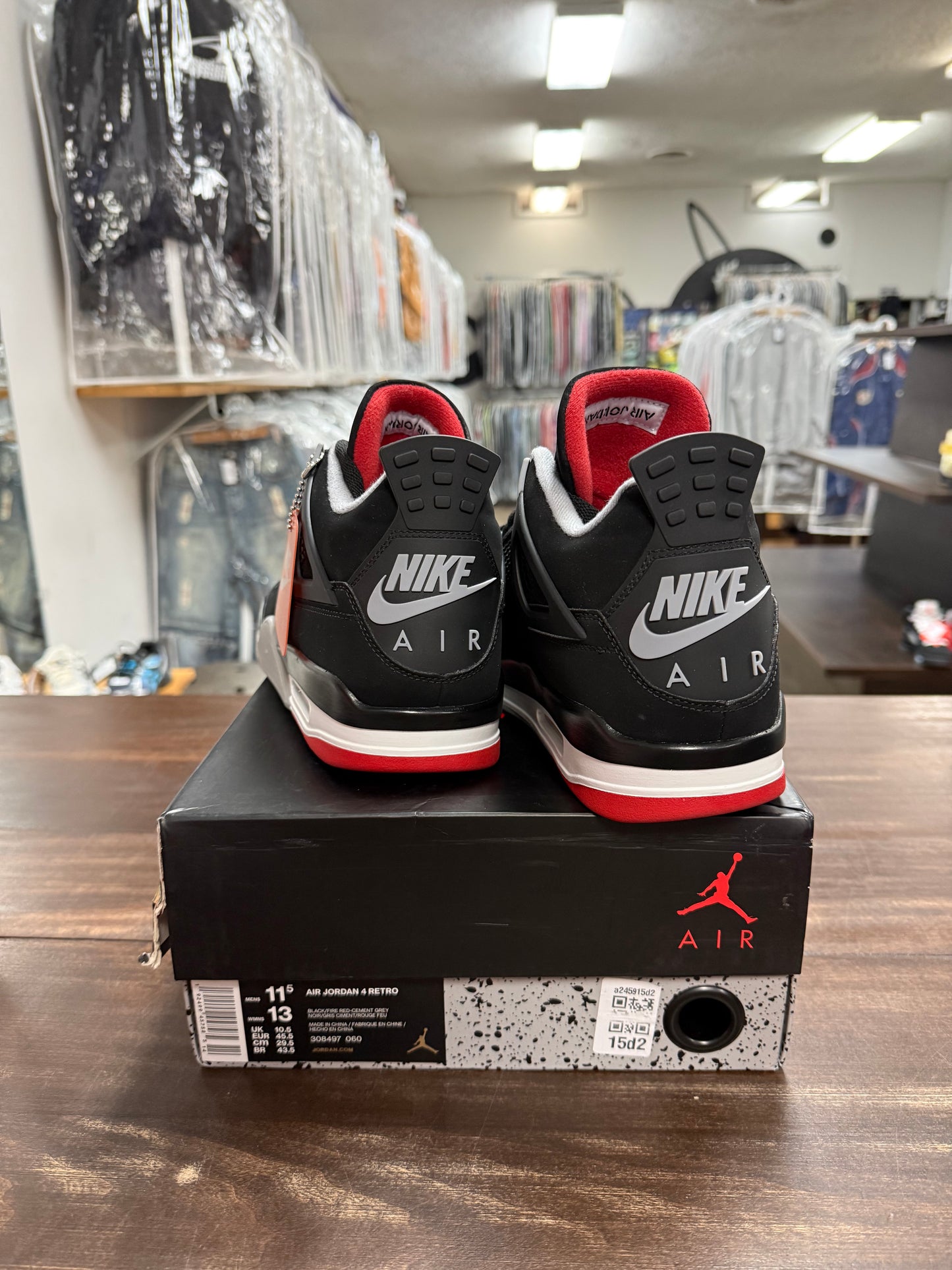 Jordan 4 Retro Bred (2019)