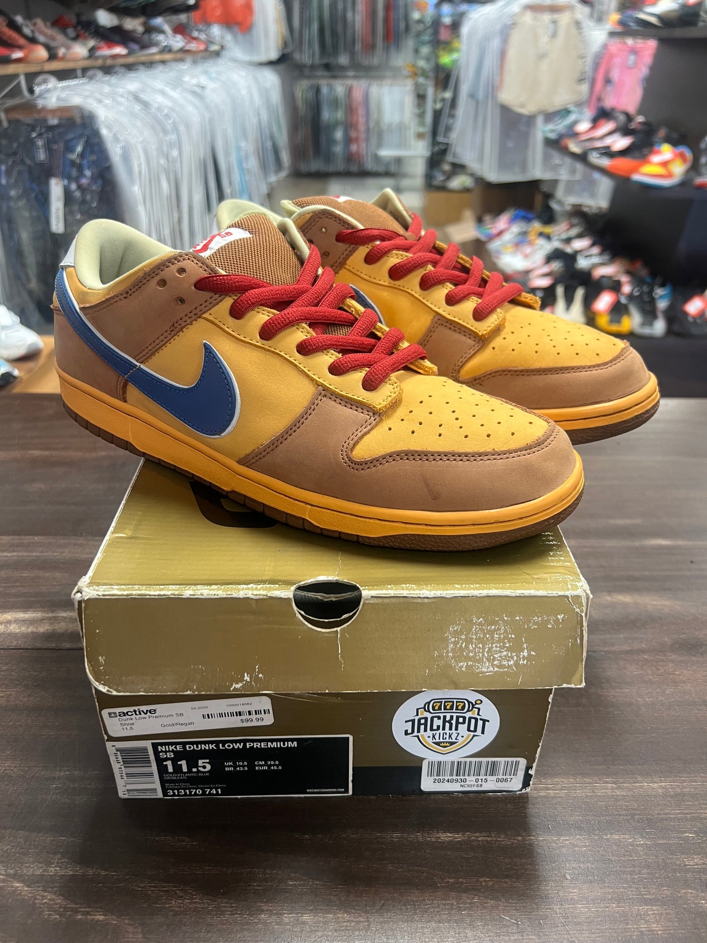 Nike SB Dunk Low Newcastle Brown Ale