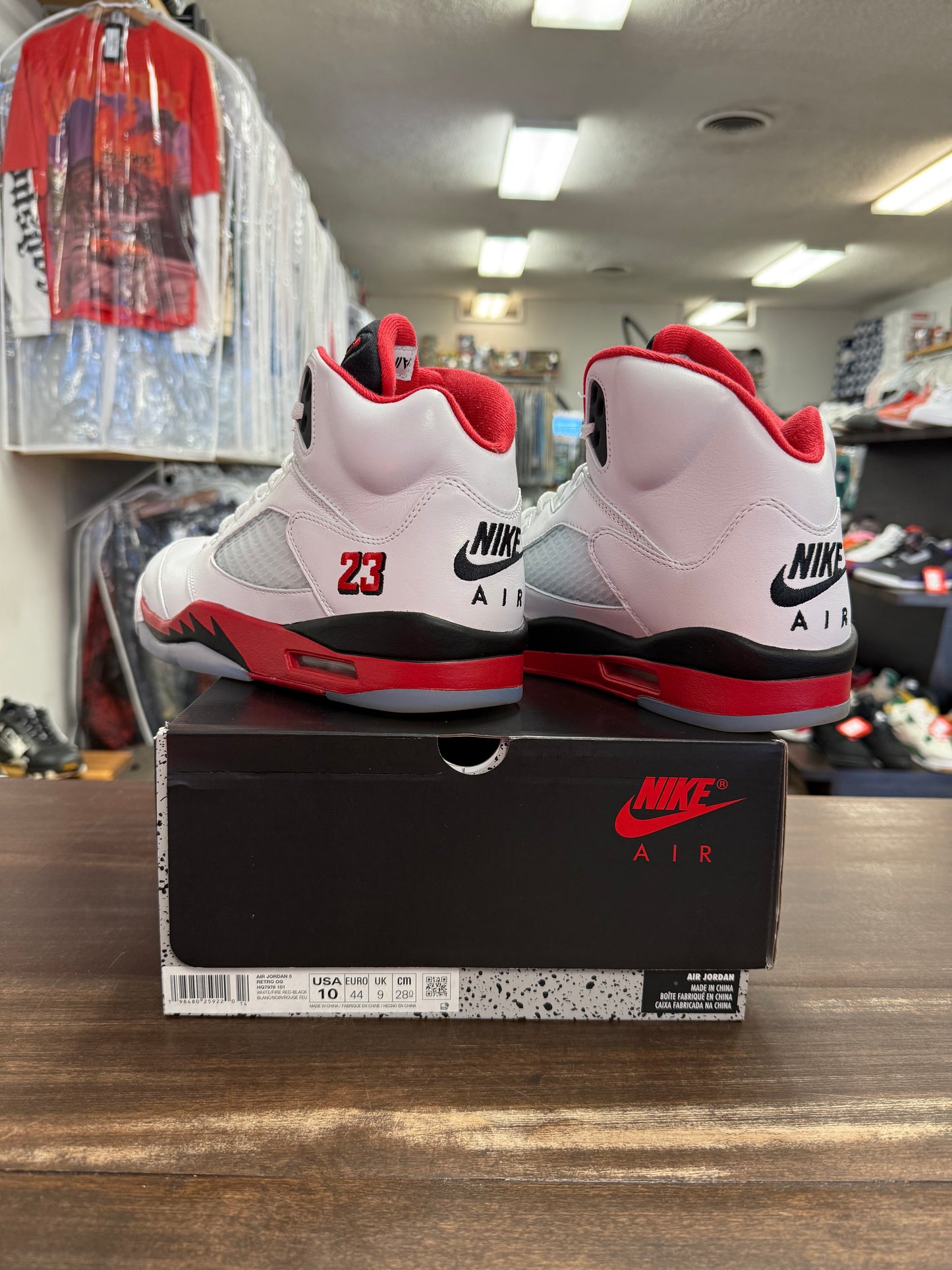 Jordan 5 Retro Fire Red Black Tongue (2025)
