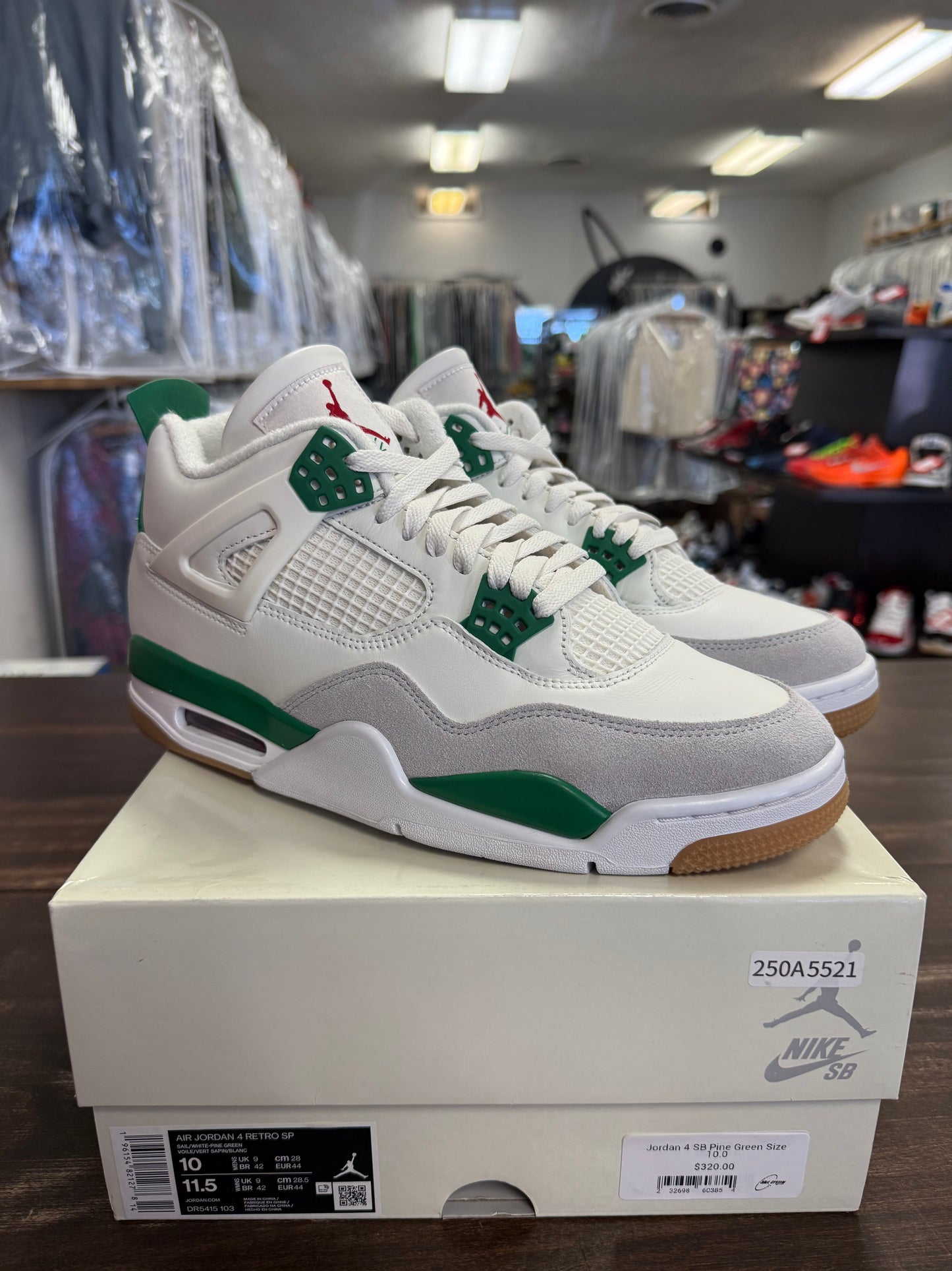 Jordan 4 SB Pine Green
