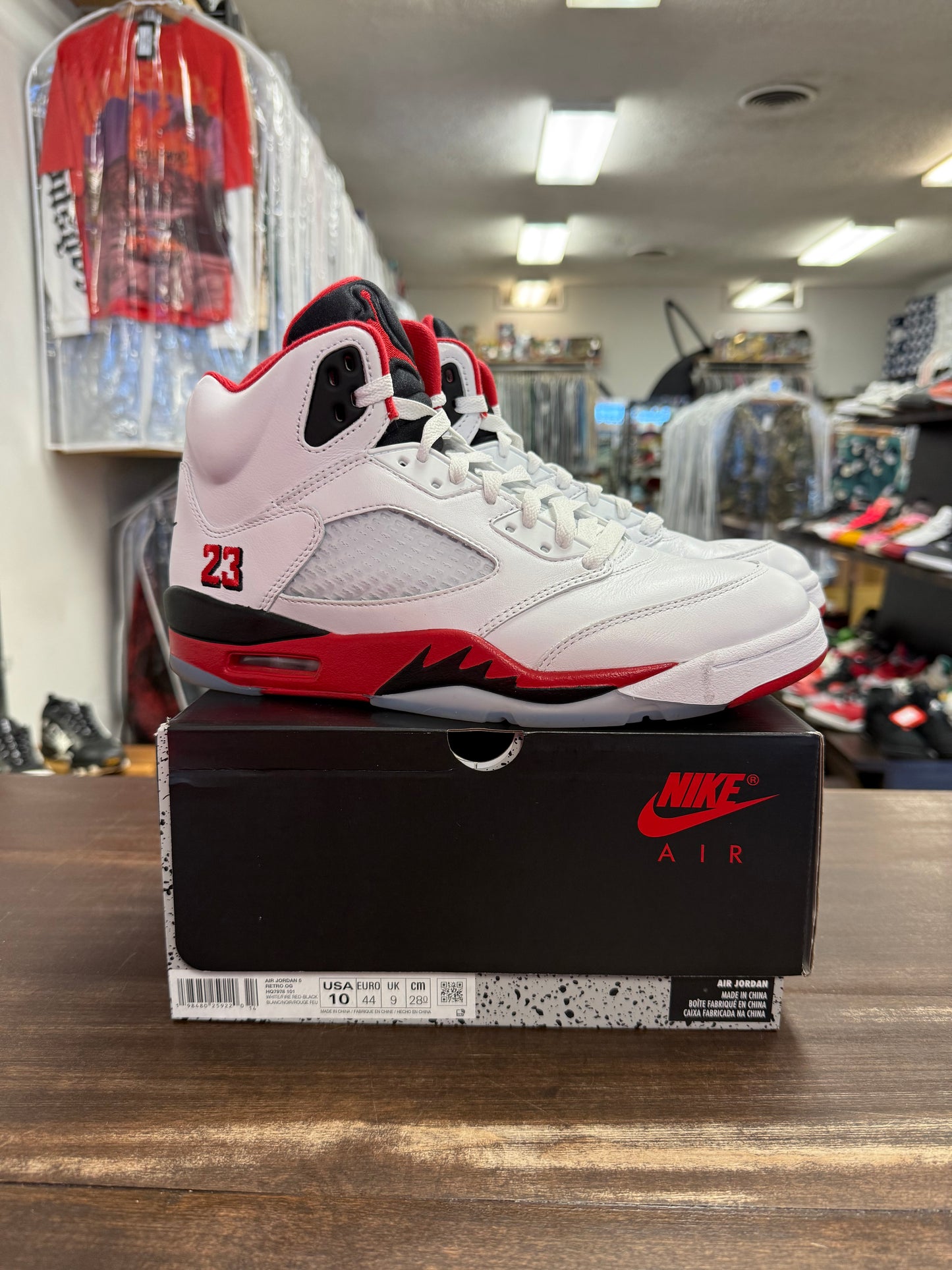Jordan 5 Retro Fire Red Black Tongue (2025)