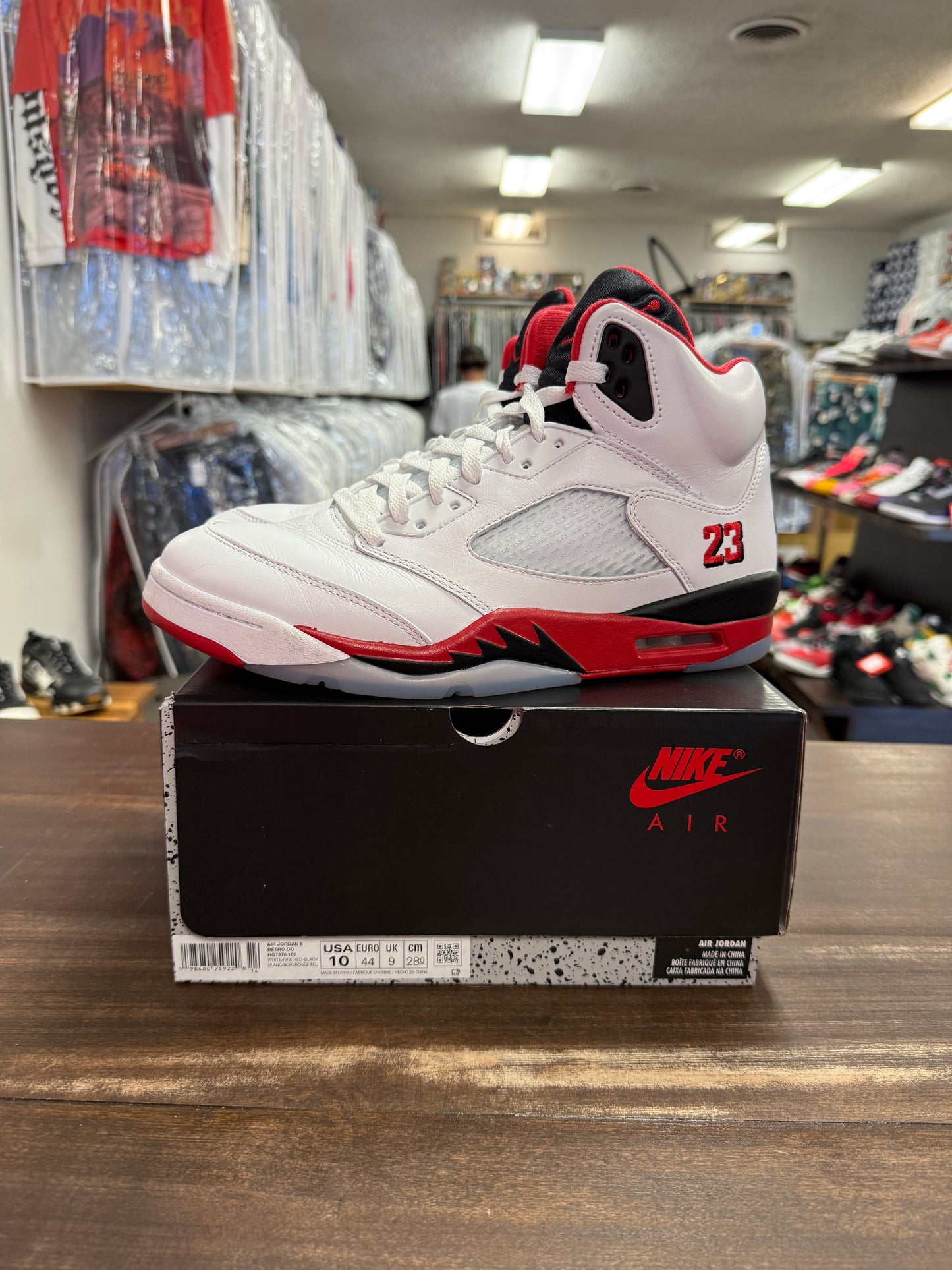 Jordan 5 Retro Fire Red Black Tongue (2025)