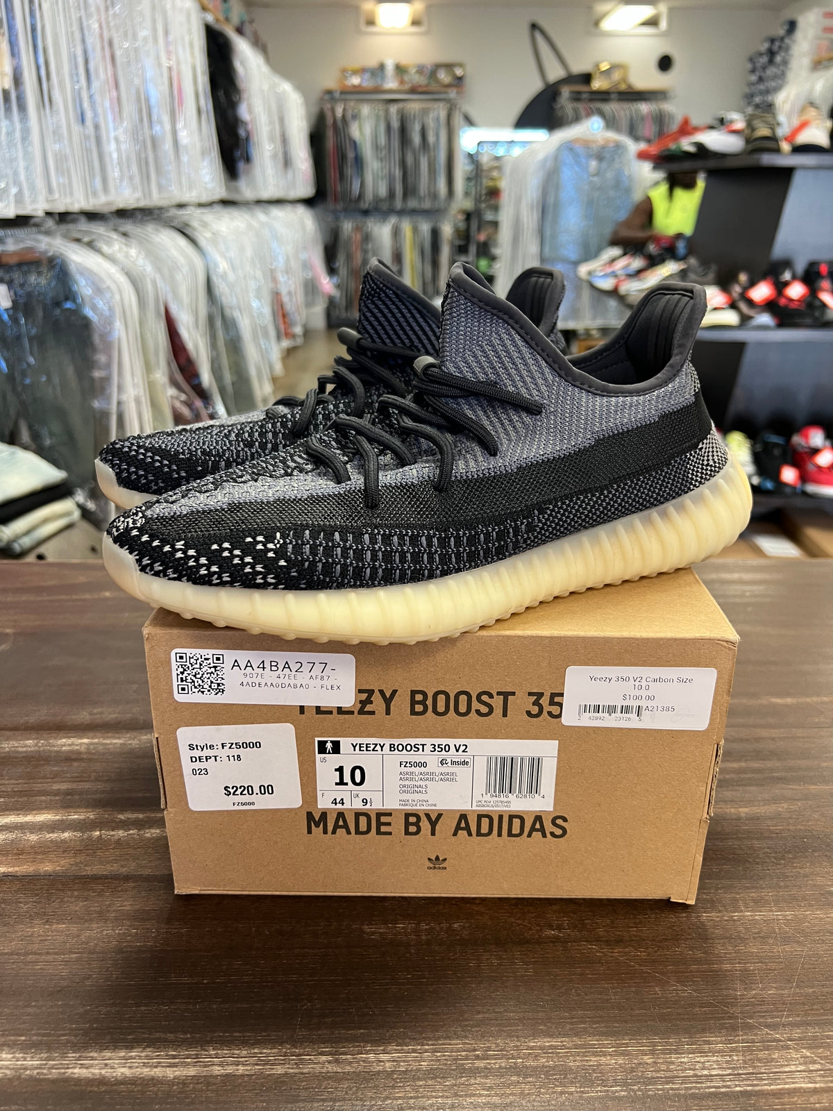 Yeezy 350 V2 Carbon