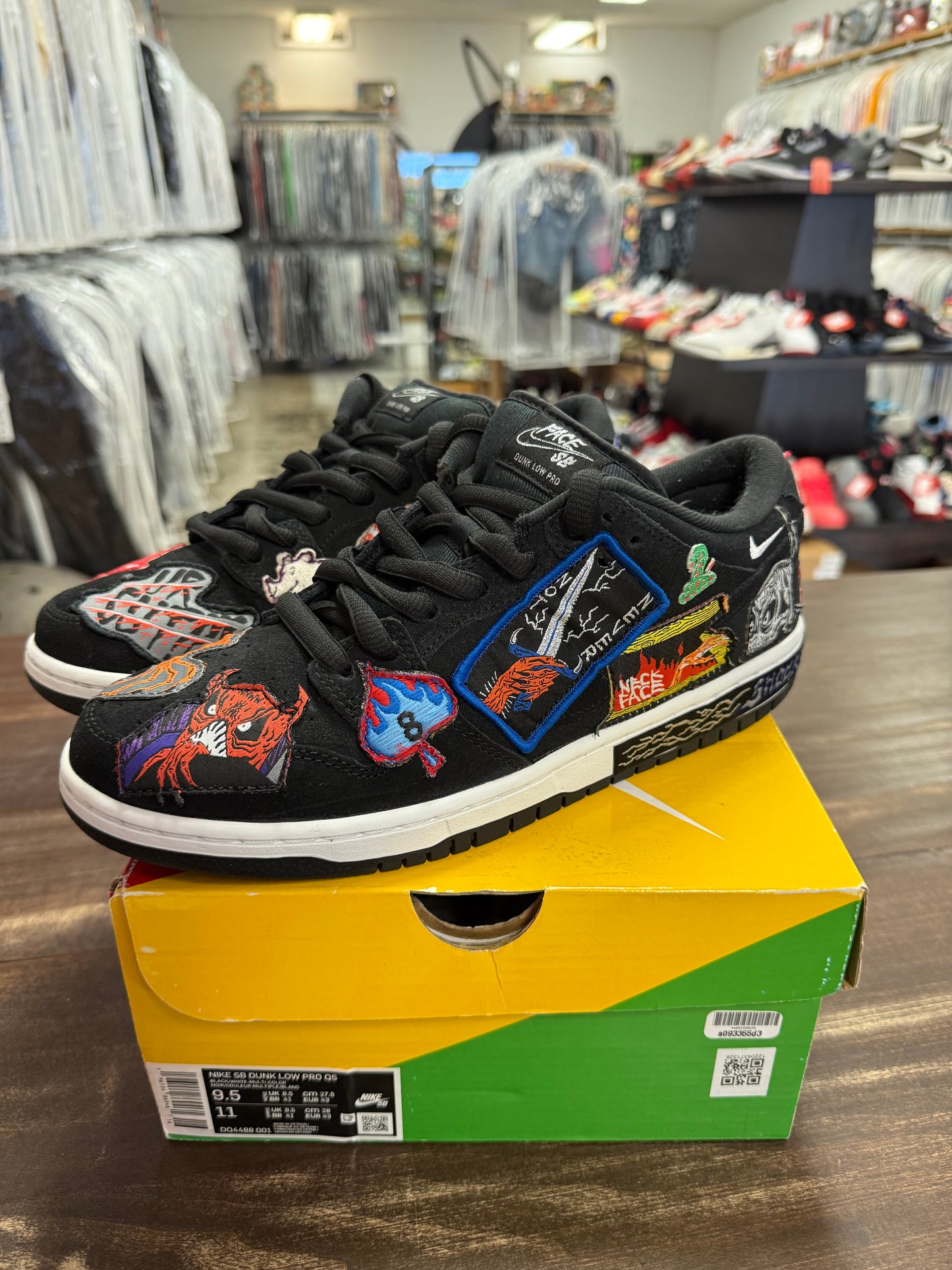 Nike SB Dunk Low QS Neckface