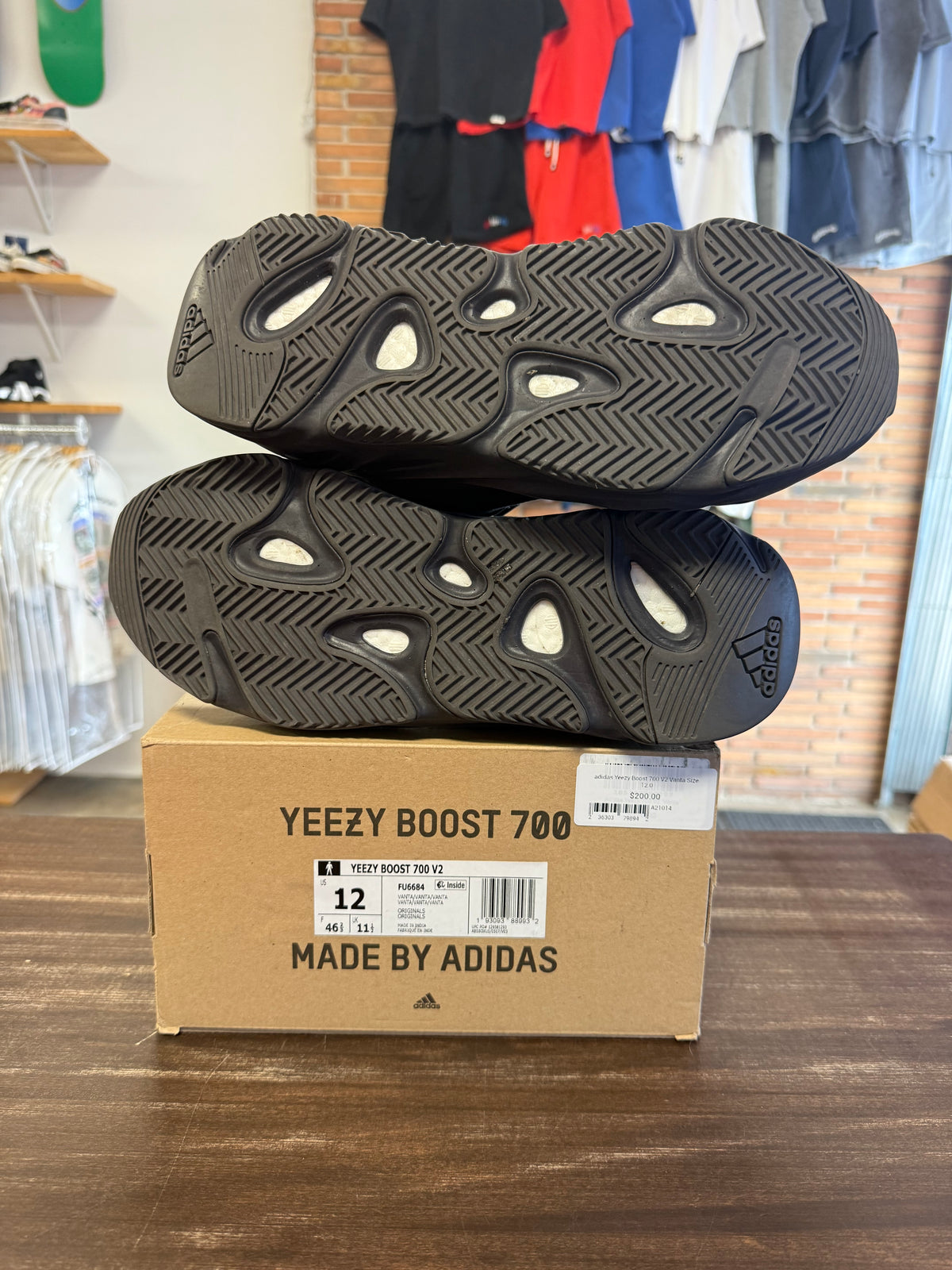 adidas Yeezy Boost 700 V2 Vanta