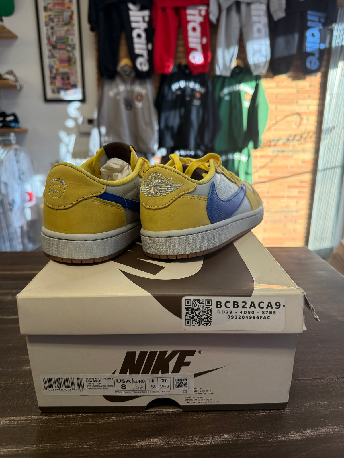 Jordan 1 Low Travis Scott Canary
