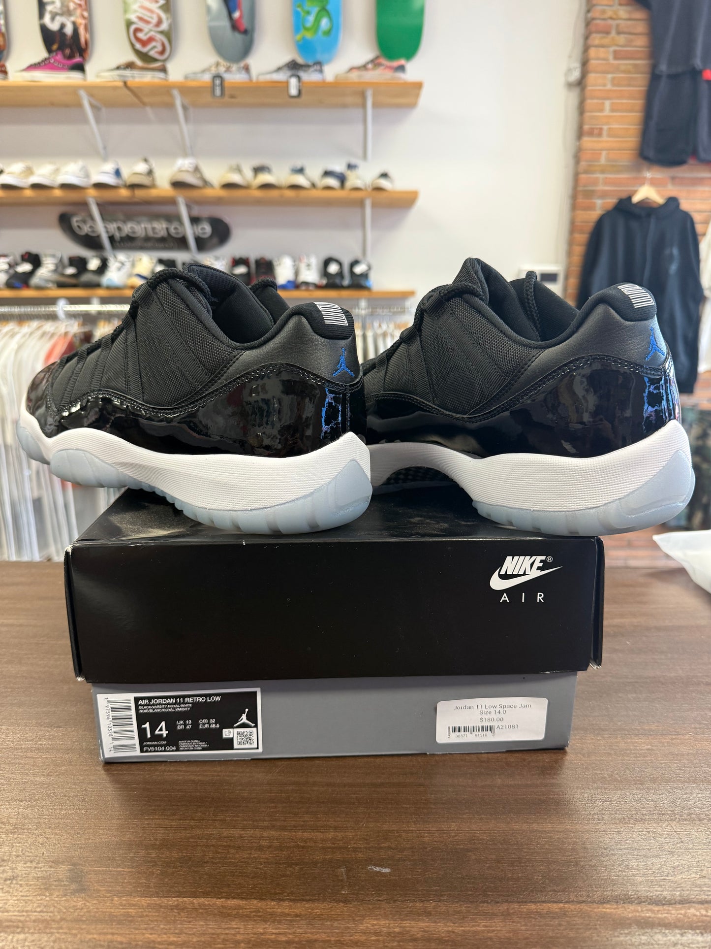 Jordan 11 Low Space Jam