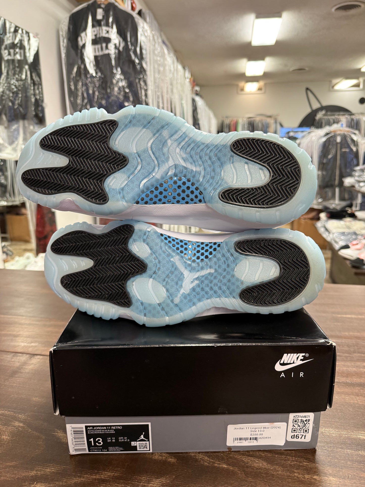 Jordan 11 Legend Blue (2024)