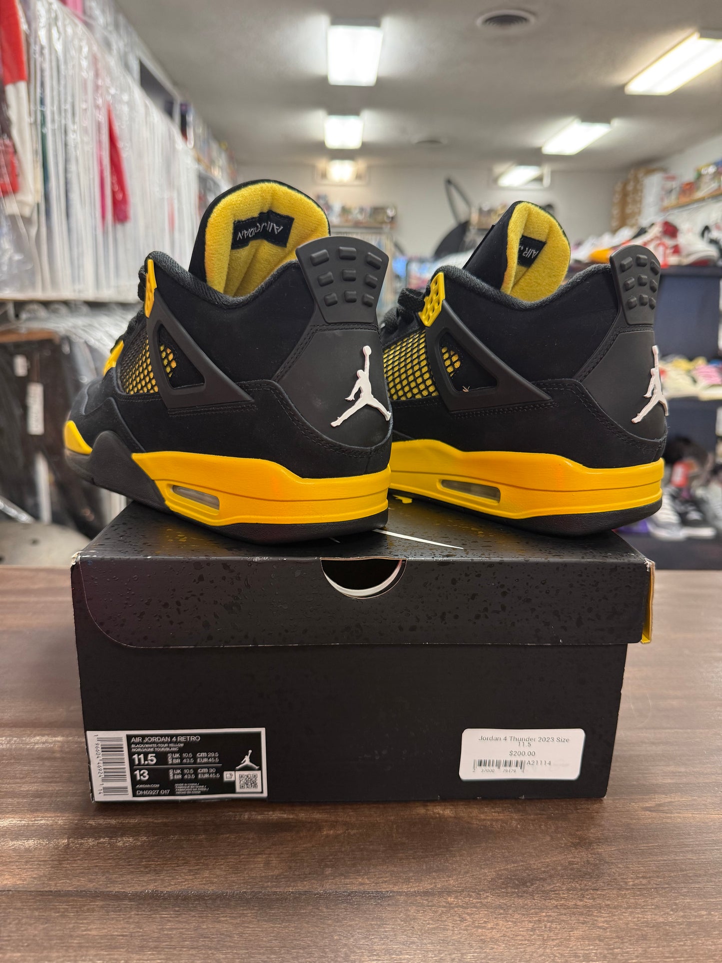 Jordan 4 Thunder 2023