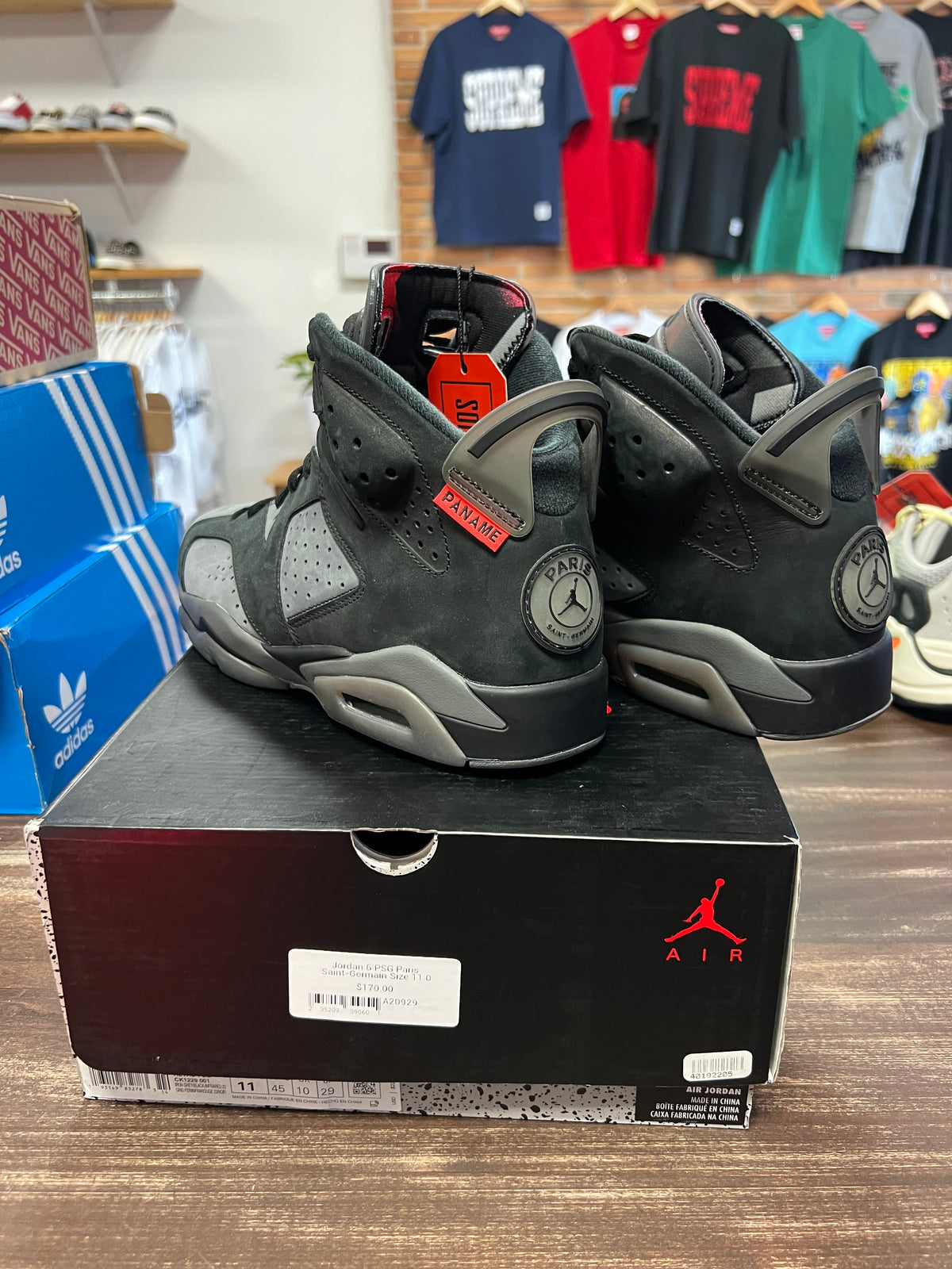 Jordan 6 PSG Paris Saint-Germain
