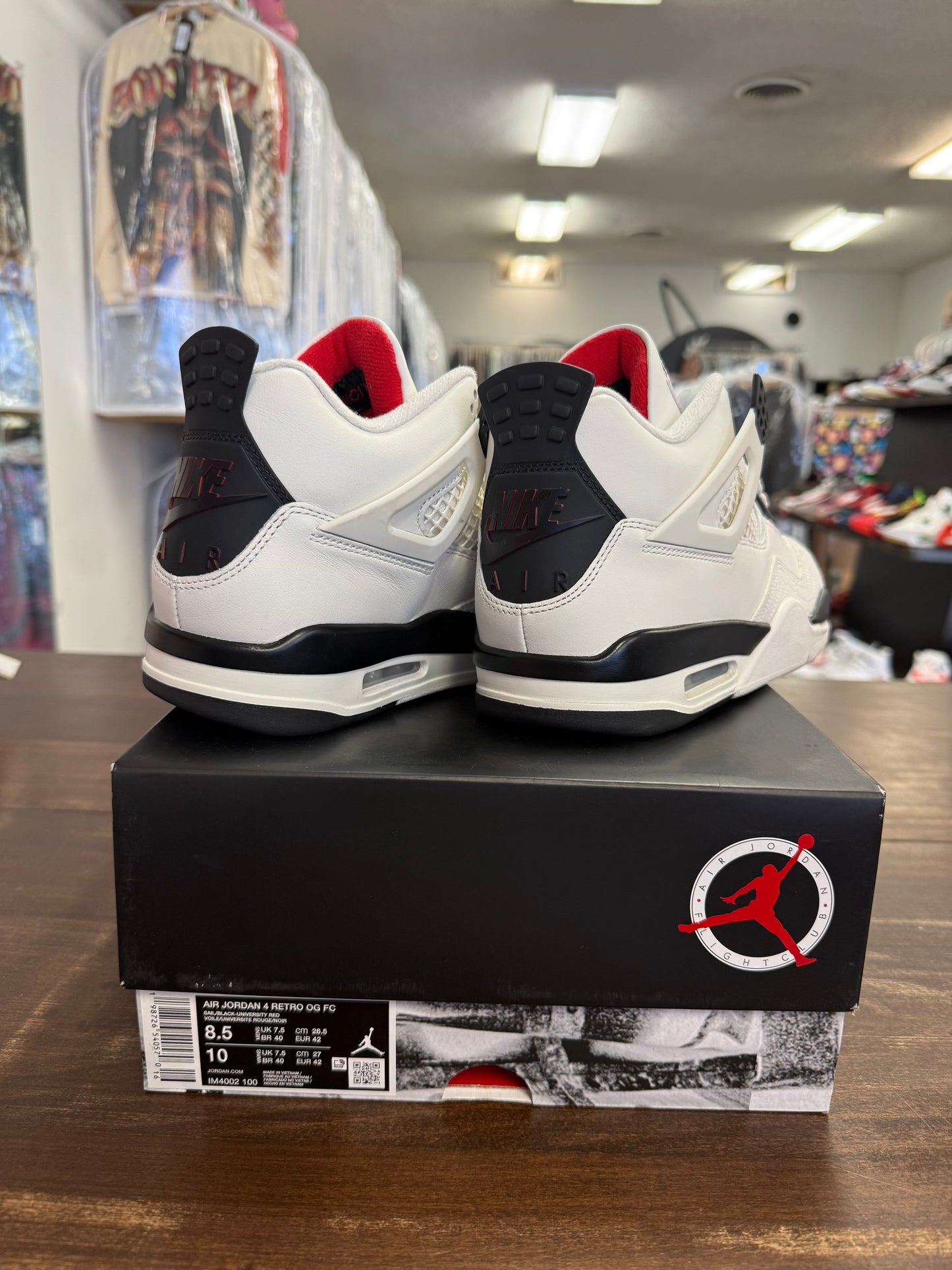 Jordan 4 Retro Flight Club