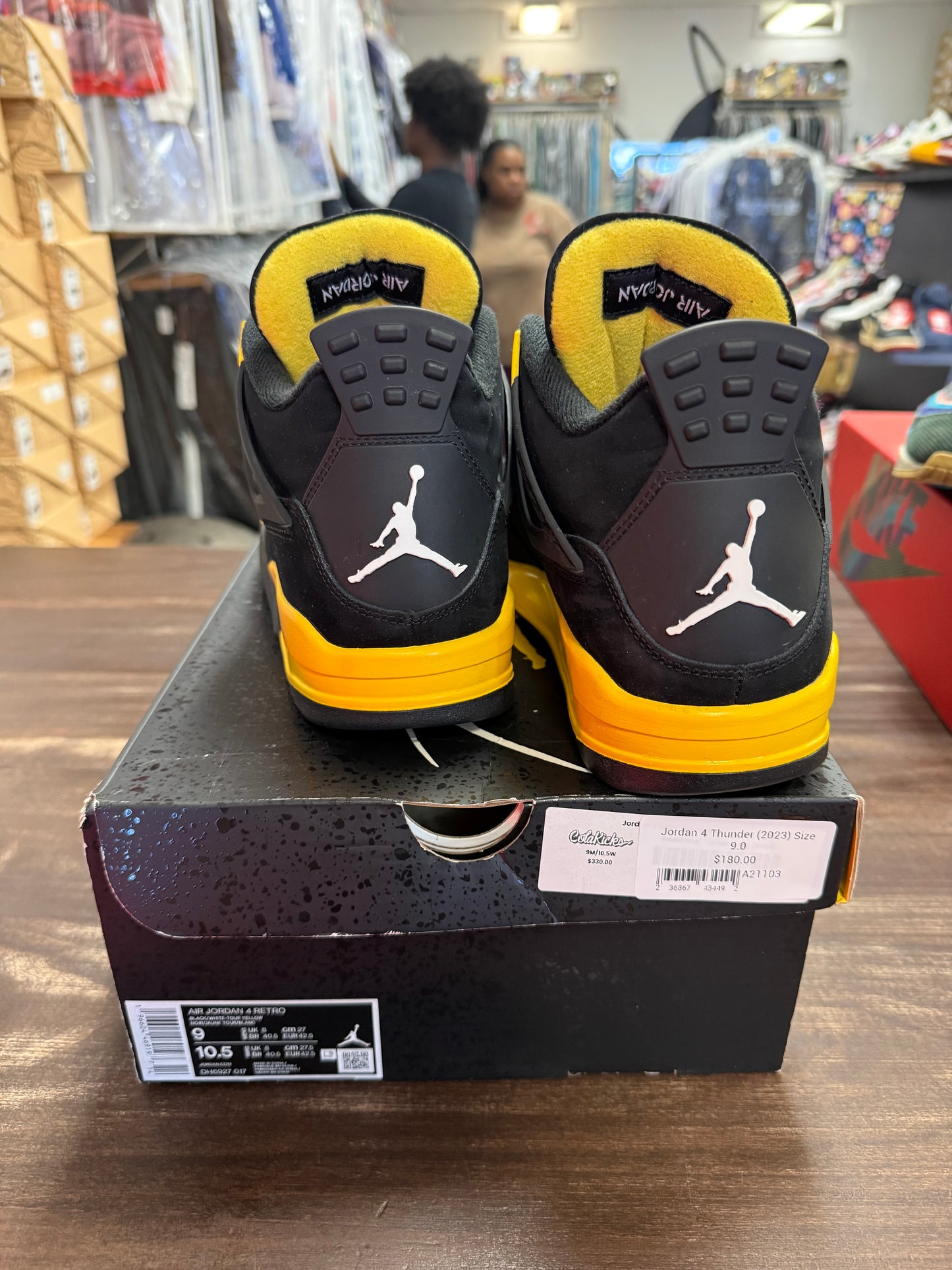 Jordan 4 Thunder (2023)