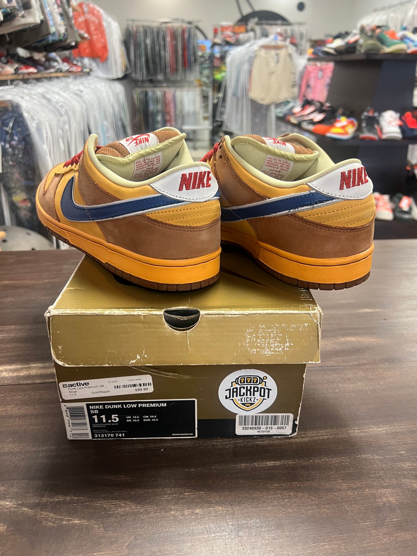 Nike SB Dunk Low Newcastle Brown Ale