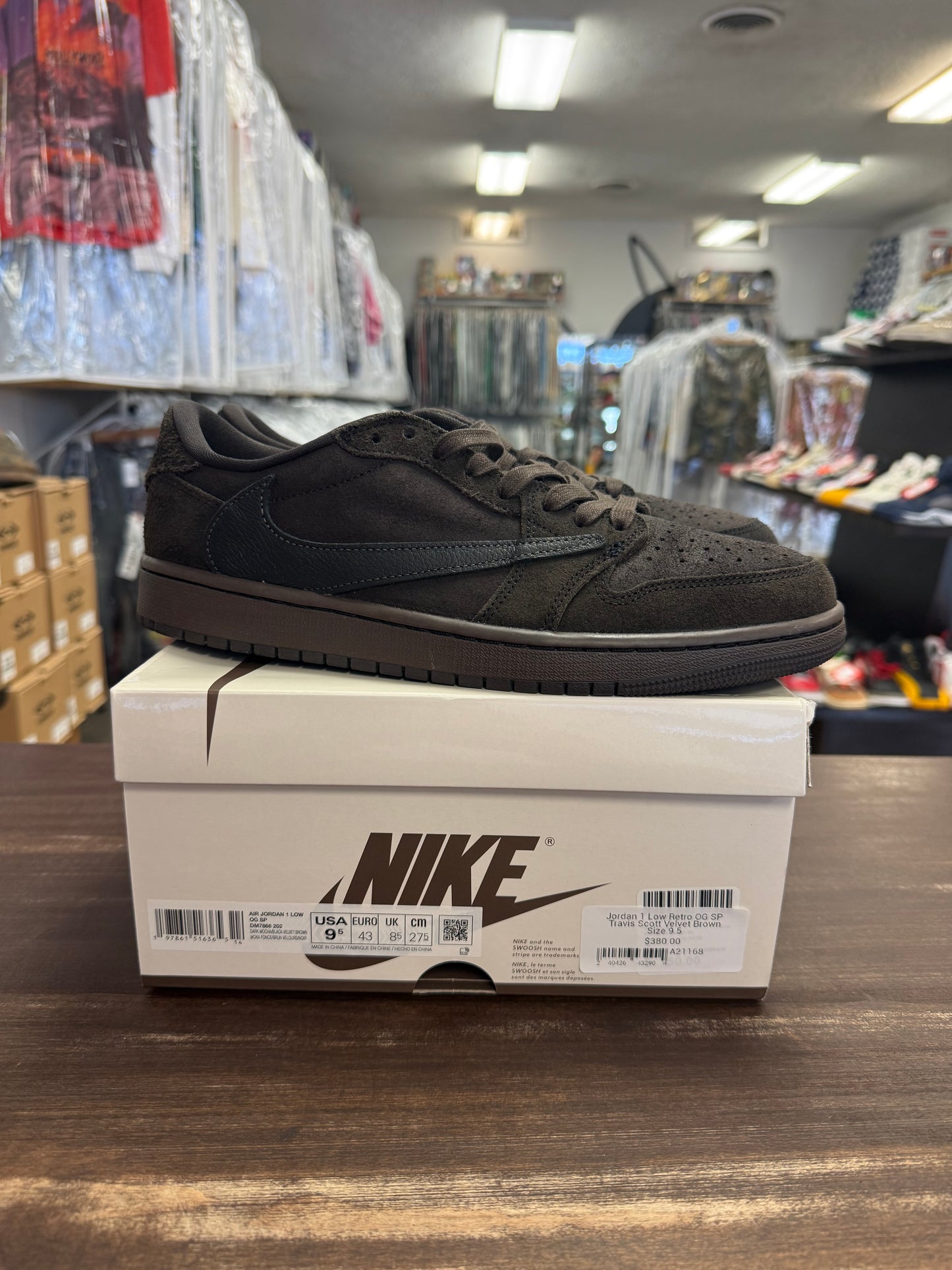 Jordan 1 Low Retro OG SP Travis Scott Velvet Brown