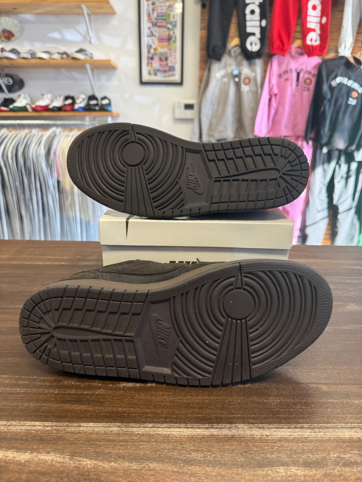 Jordan 1 Retro Low OG SP Travis Scott Velvet Brown