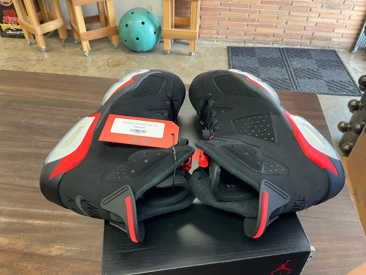 Jordan 6 Infrared (Preowned)