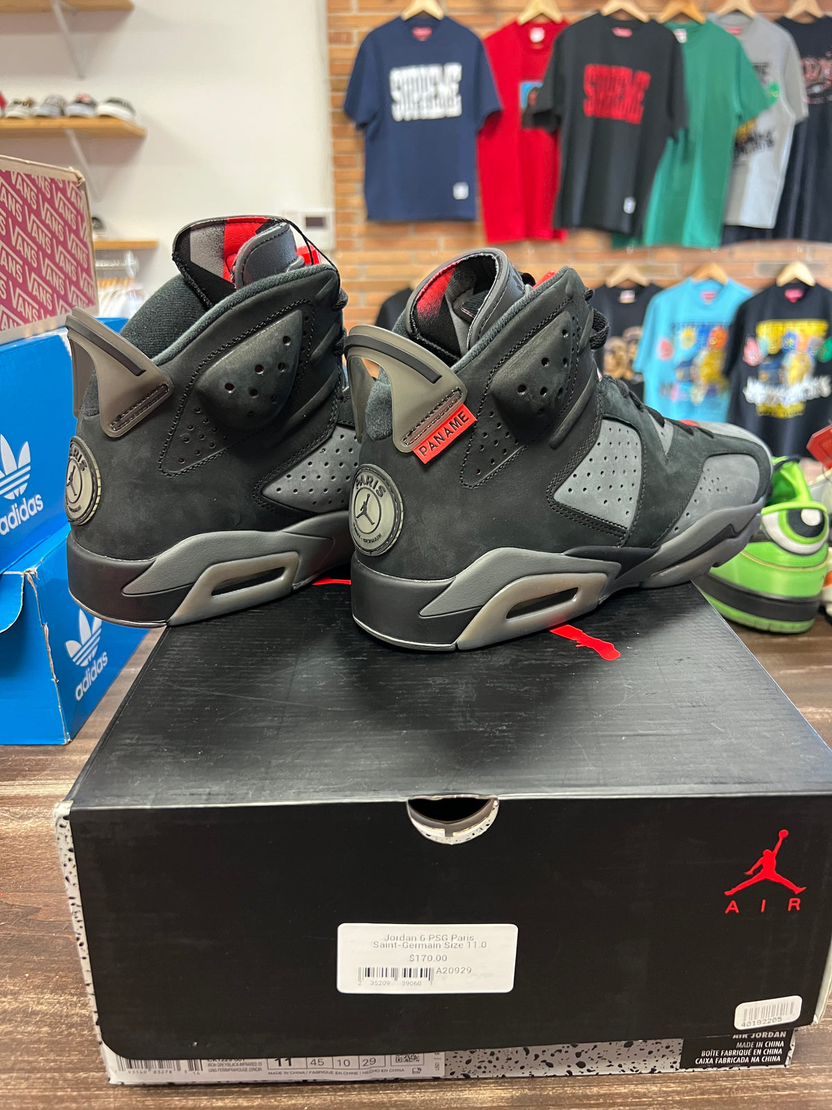 Jordan 6 PSG Paris Saint-Germain