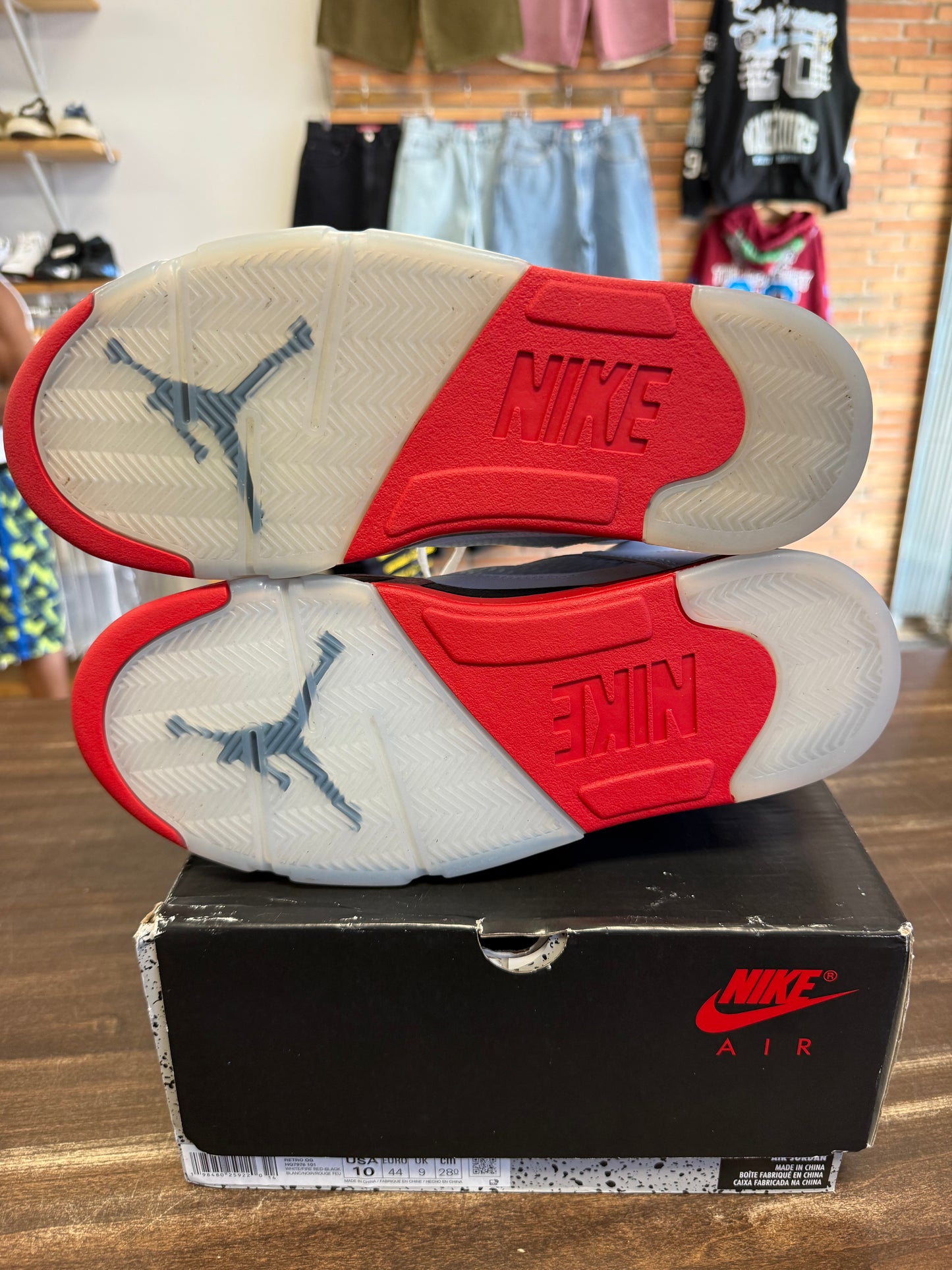 Jordan 5 Retro Fire Red Black Tongue (2025)