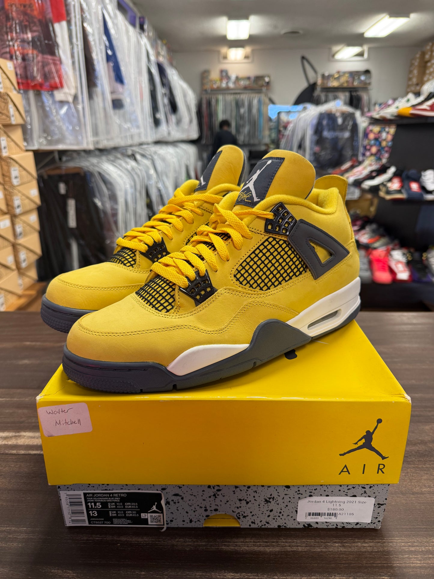 Jordan 4 Lightning 2021