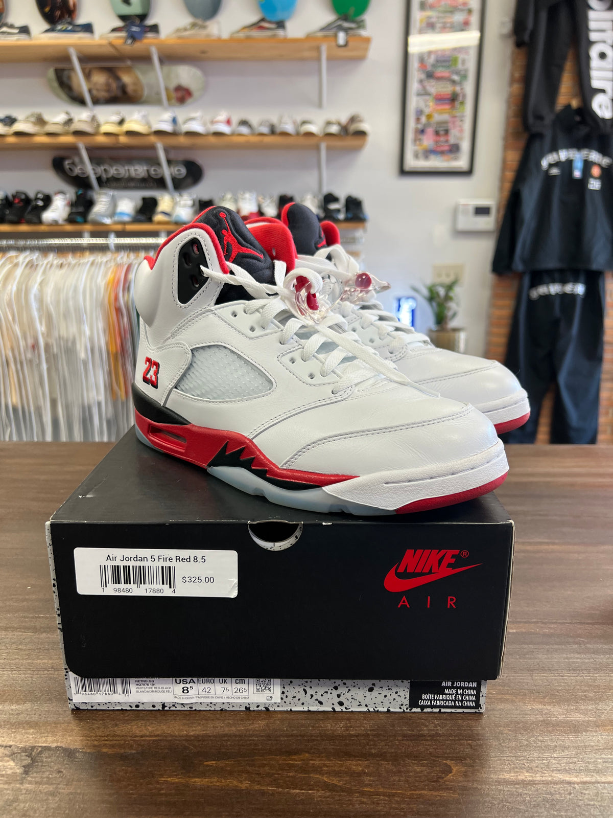 Jordan 5 Retro Fire Red Black Tongue (2025)