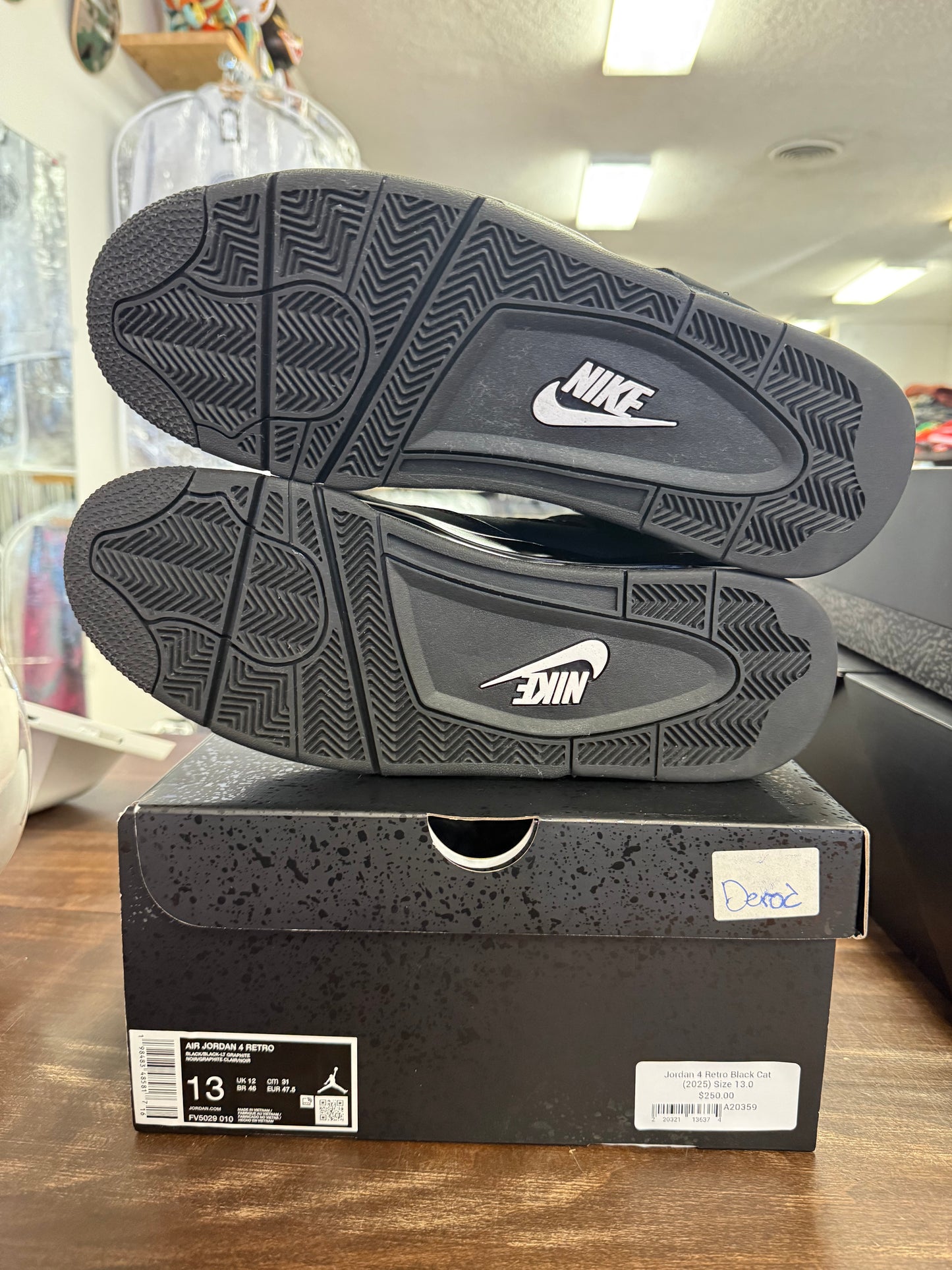 Jordan 4 Retro Black Cat (2025)