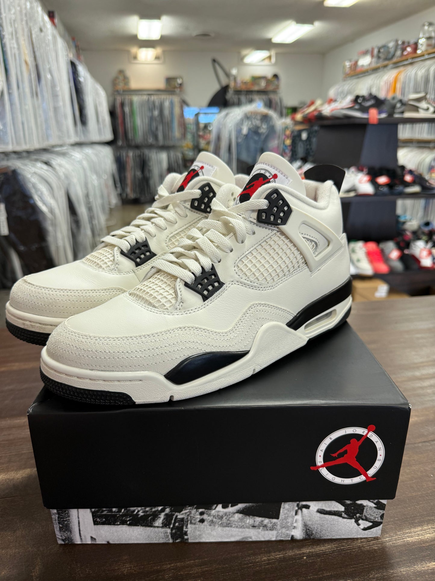 Jordan 4 Flight Club