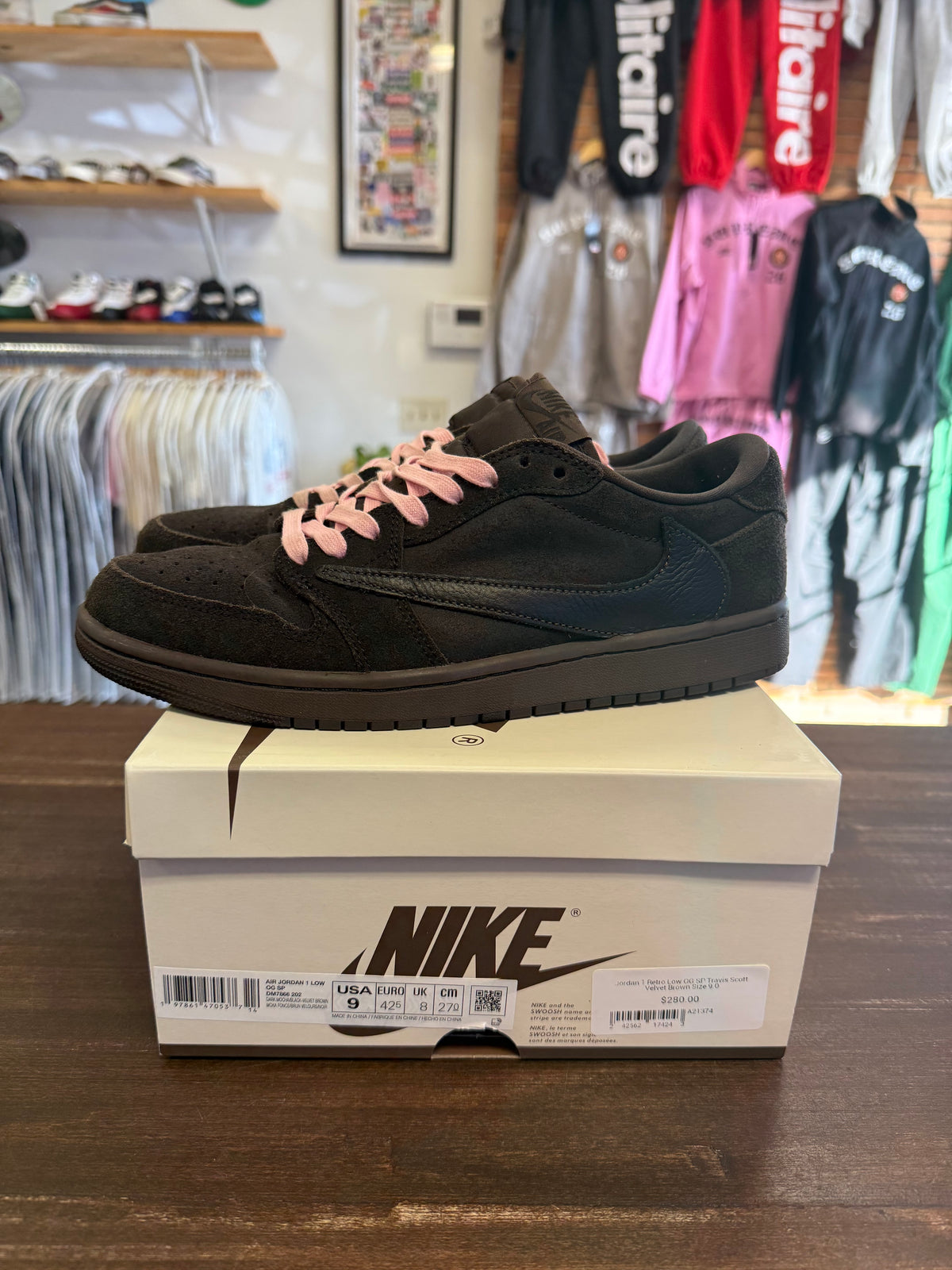 Jordan 1 Retro Low OG SP Travis Scott Velvet Brown