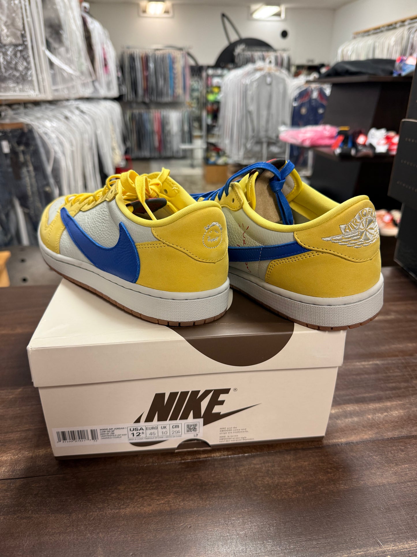 Jordan 1 Low Travis Scott Canary