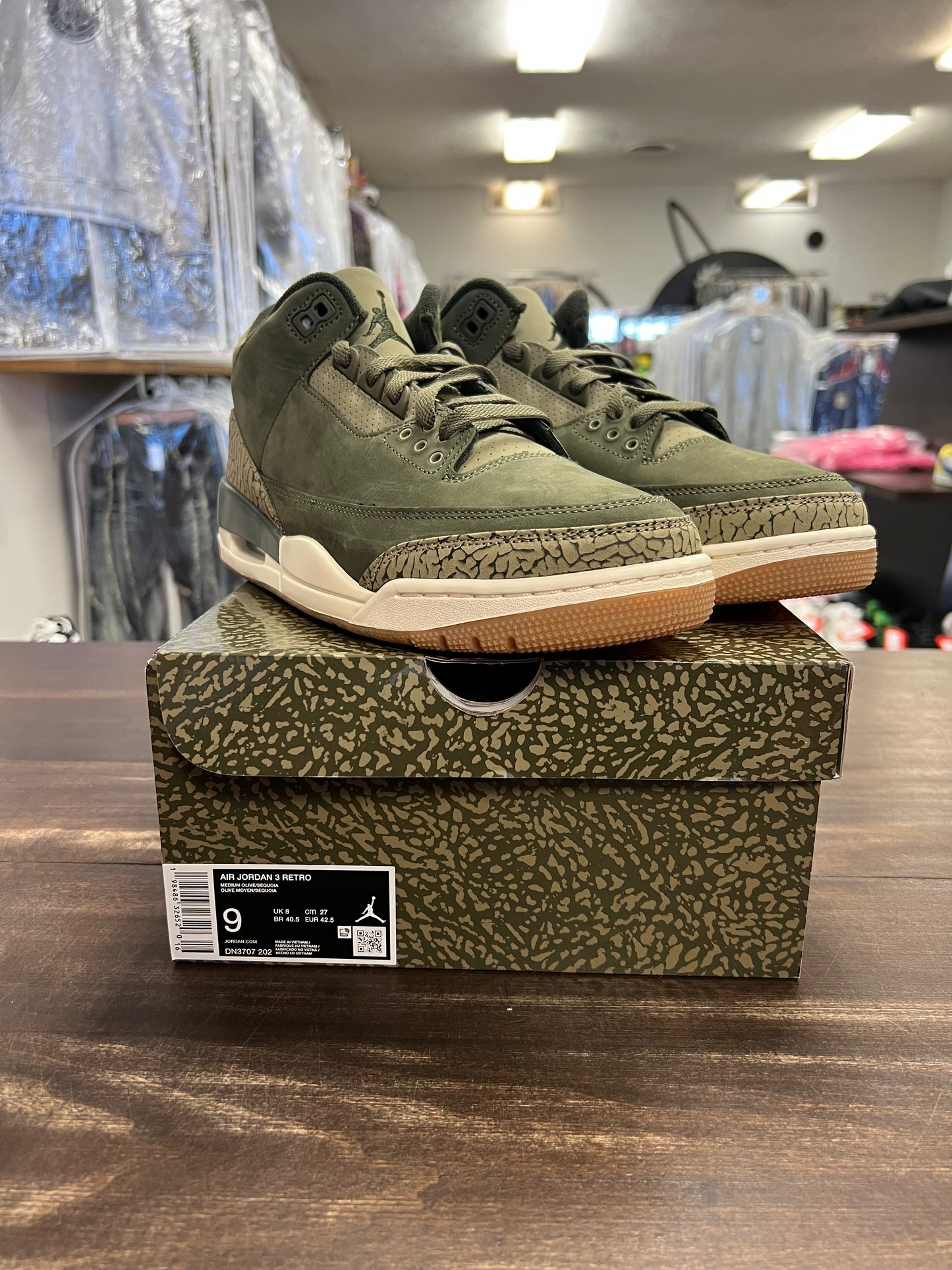 Jordan 3 Family Affair