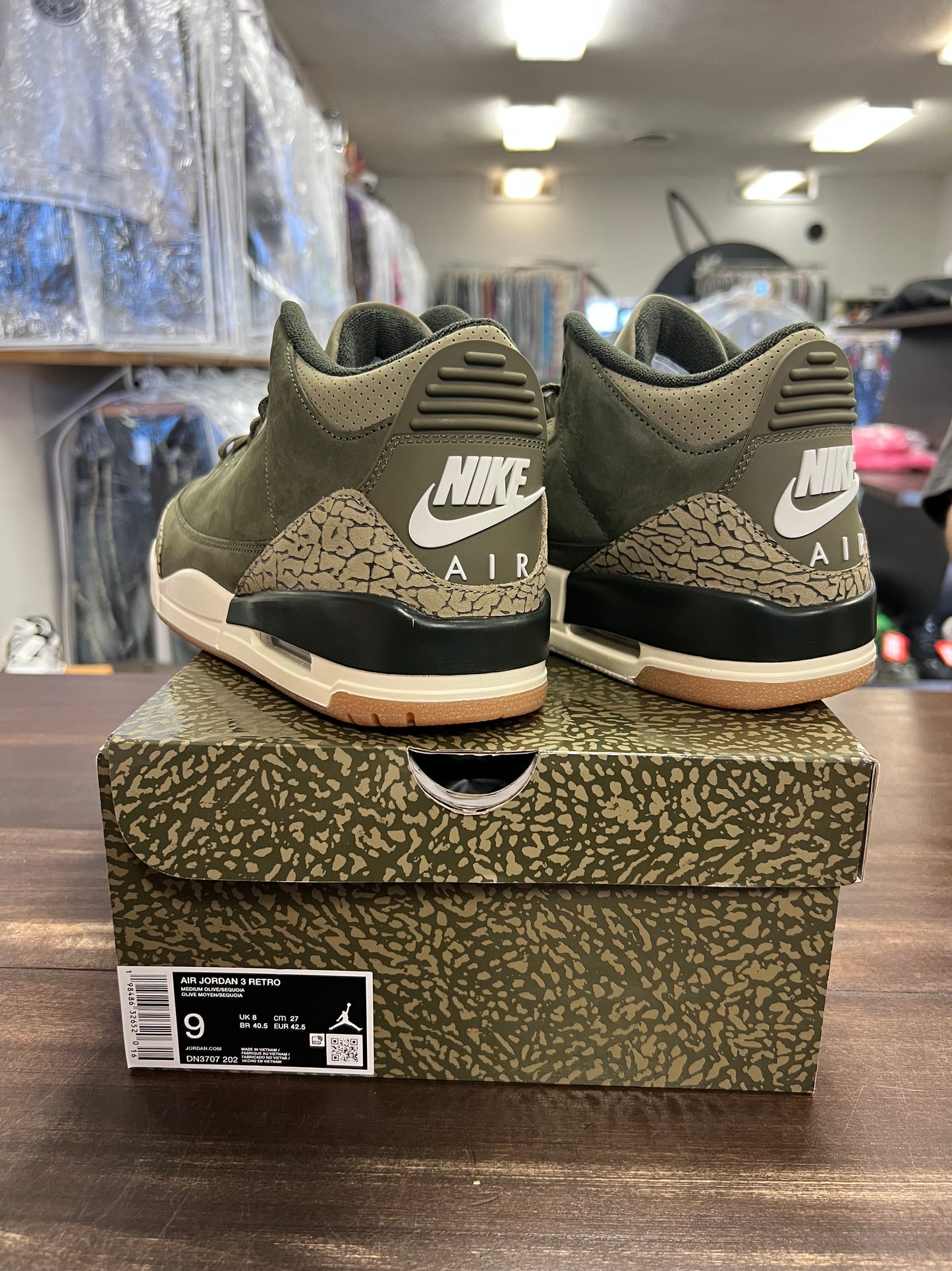 Jordan 3 Family Affair