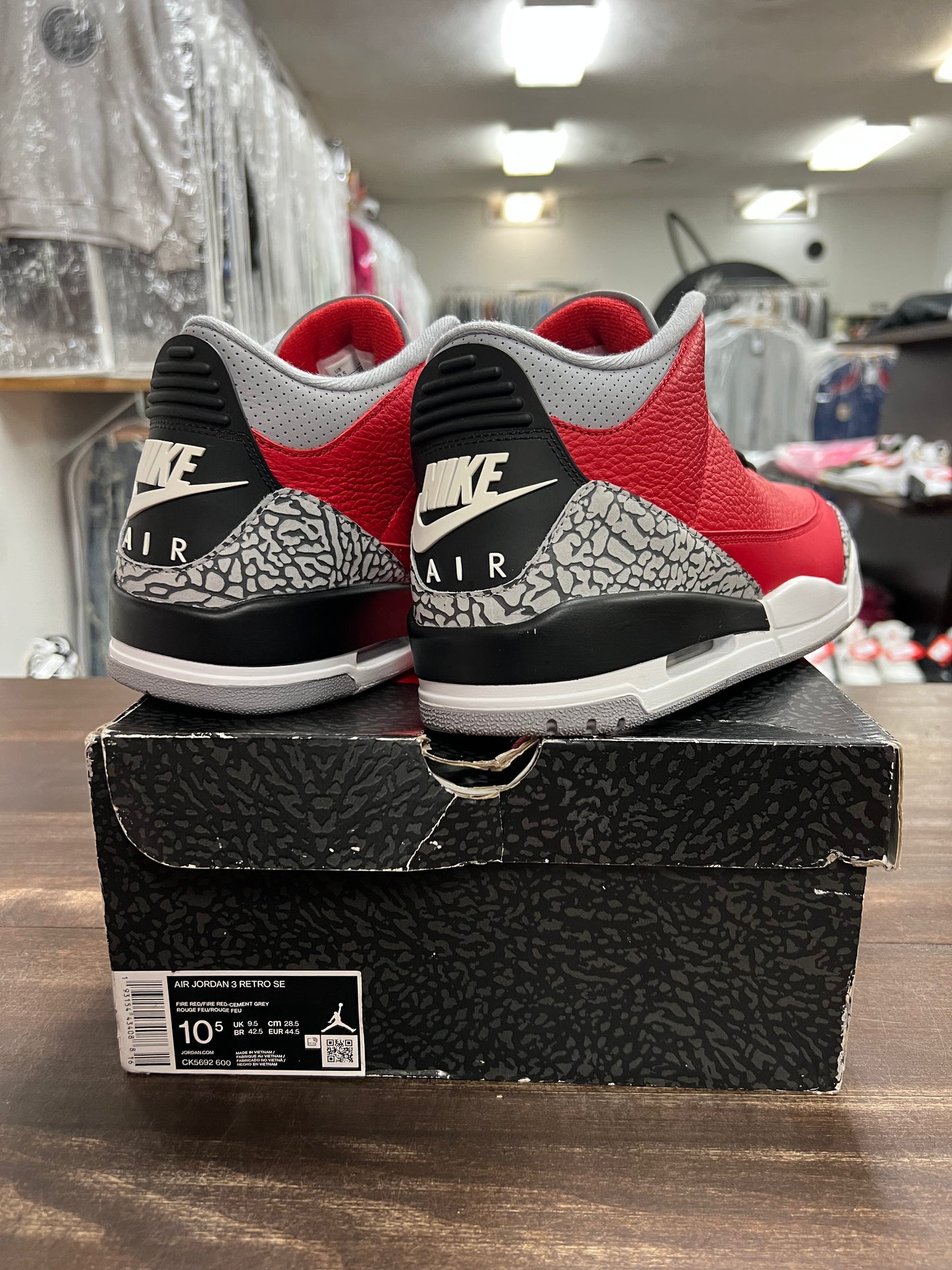 Jordan 3 Retro SE Unite