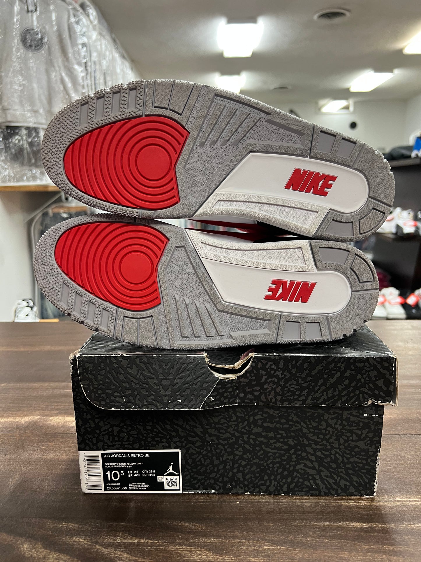 Jordan 3 Retro SE Unite