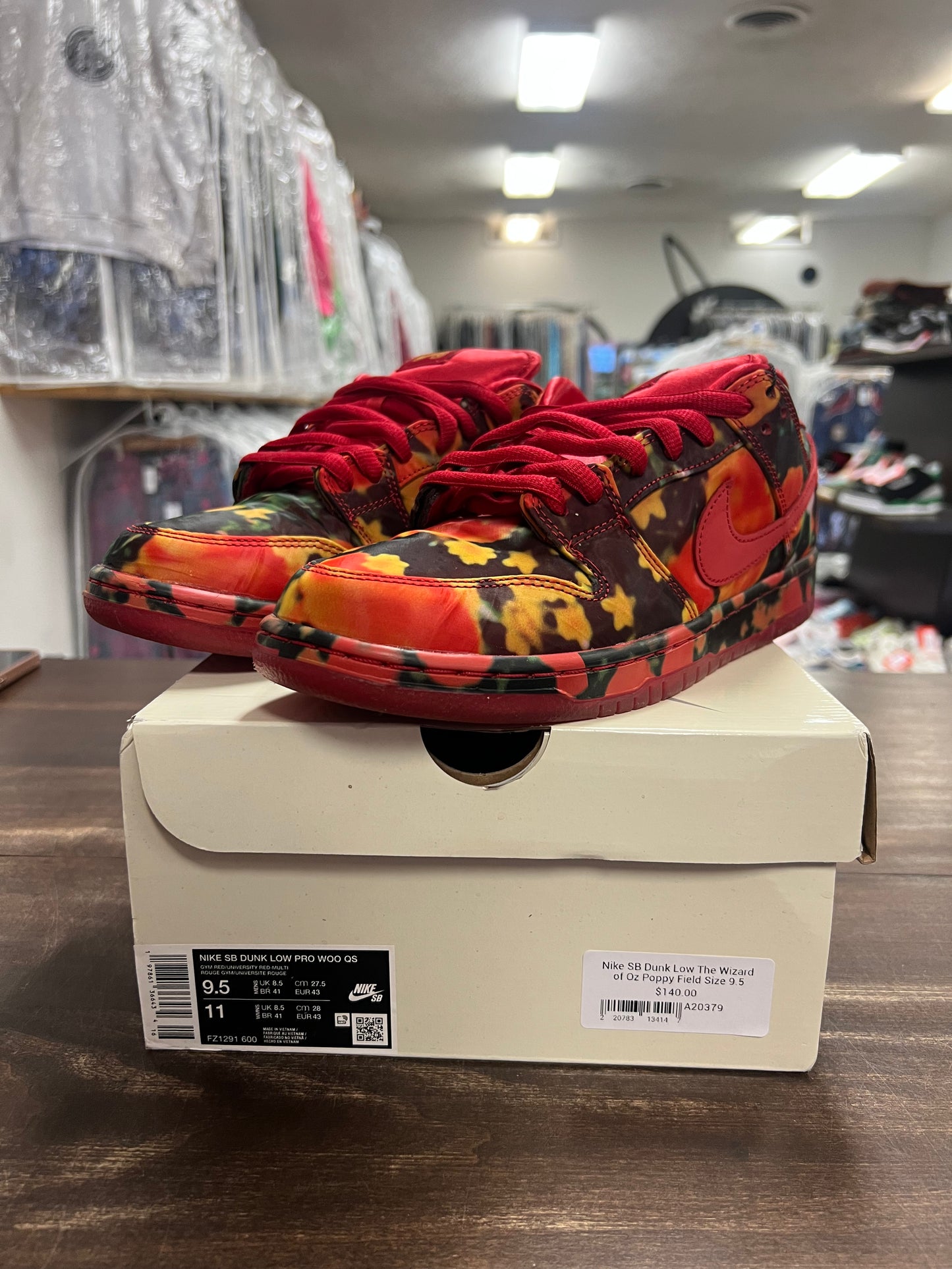 Nike SB Dunk Low The Wizard of Oz Poppy Field