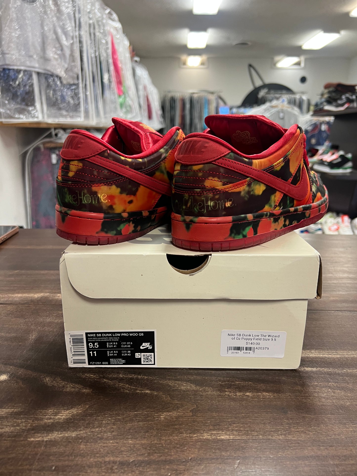 Nike SB Dunk Low The Wizard of Oz Poppy Field
