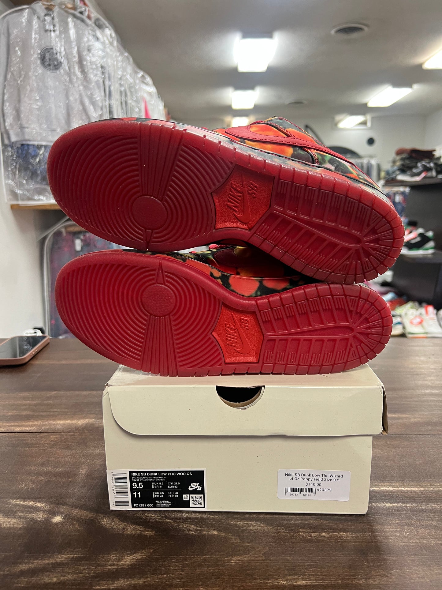 Nike SB Dunk Low The Wizard of Oz Poppy Field