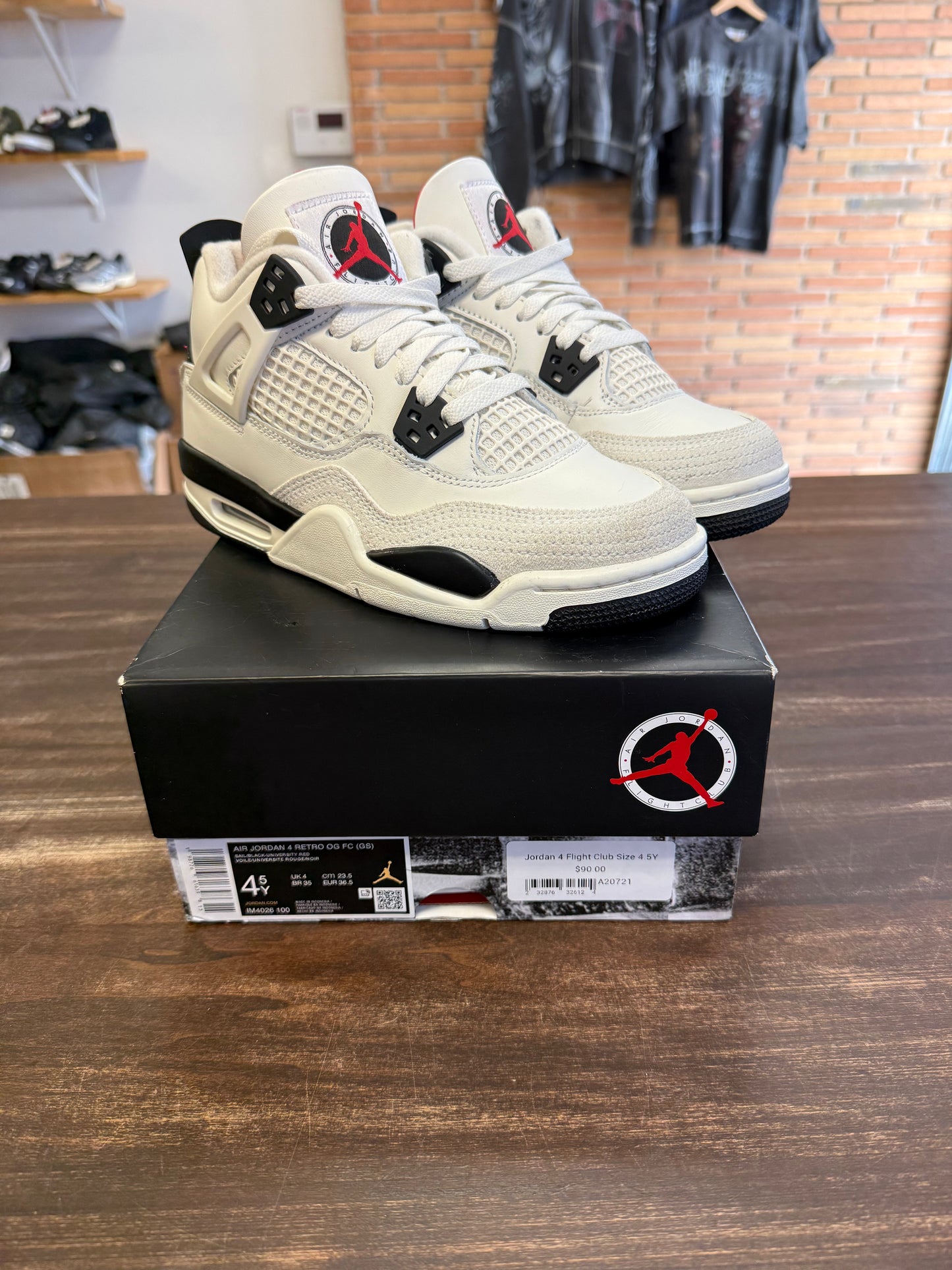 Jordan 4 Flight Club
