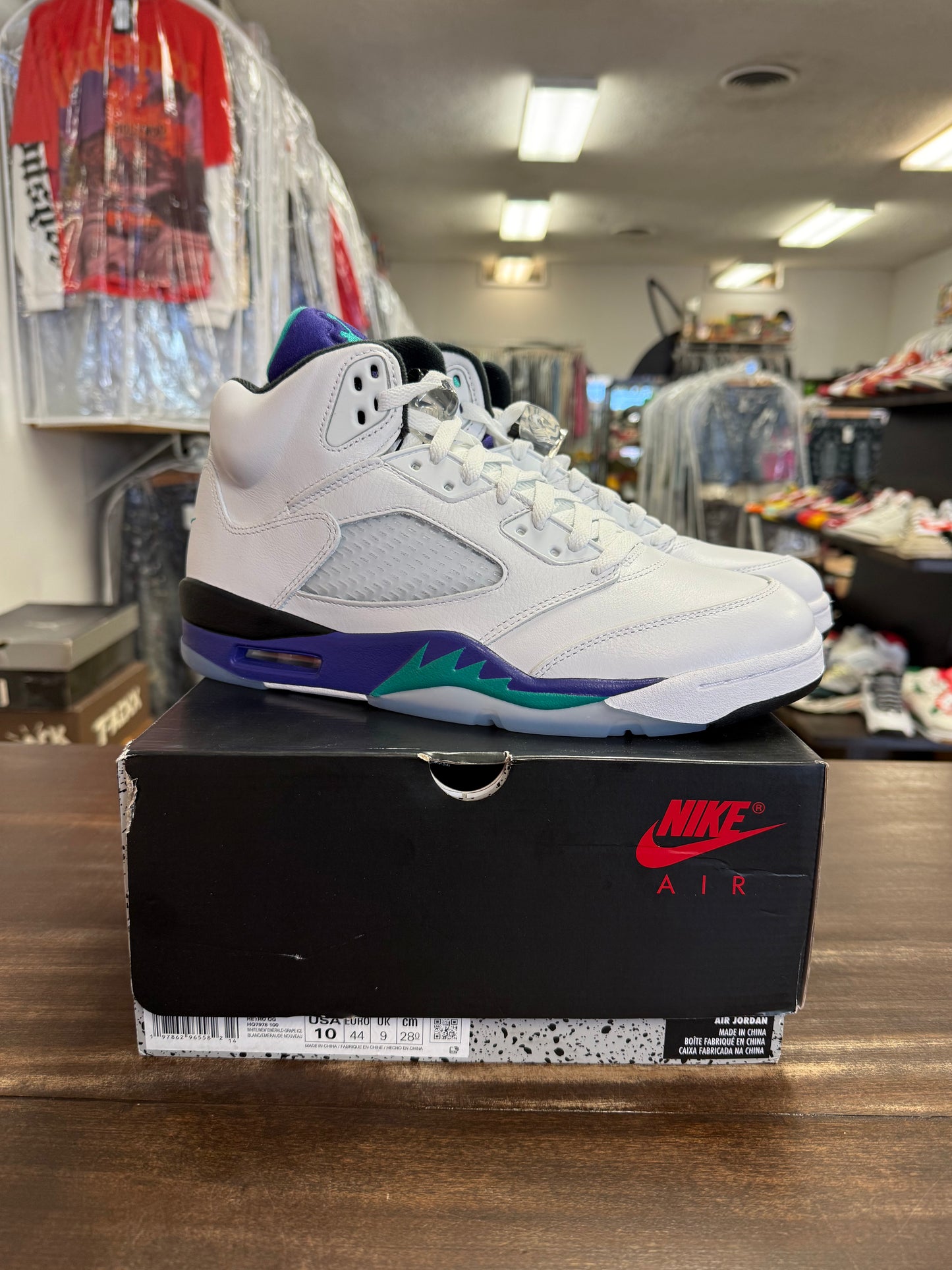 Jordan 5 Retro Grape (2025)