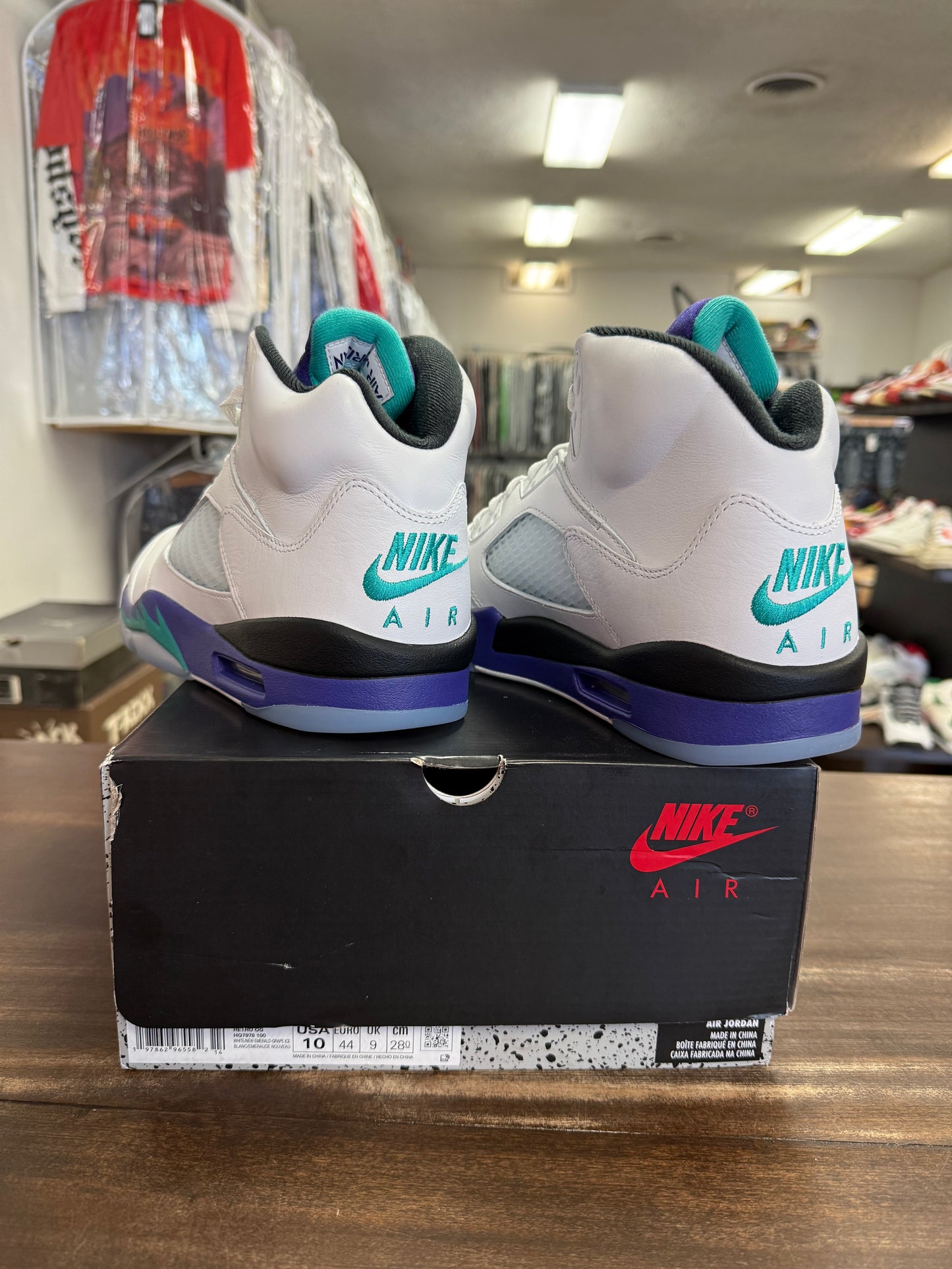 Jordan 5 Retro Grape (2025)